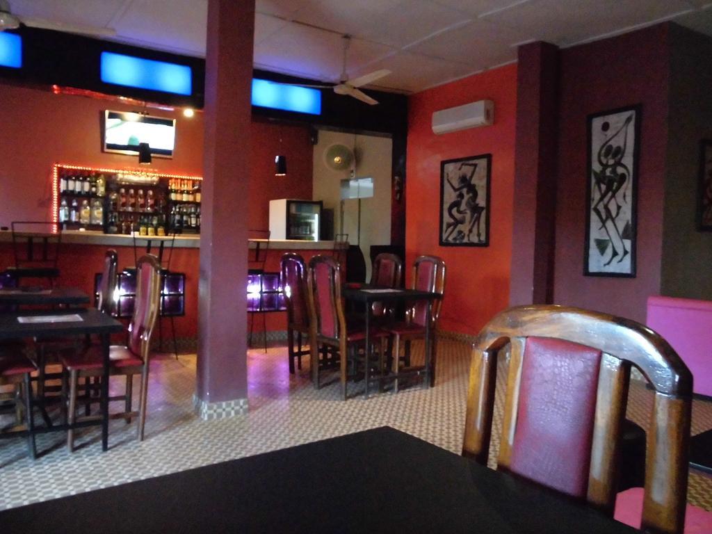 אואגדוגו Hotel Kavana מראה חיצוני תמונה